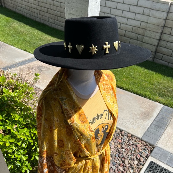 ** DO NOT BUY!!! THIS IS RESERVED**. BNWT Spell Mystic Robe M/L - Picture 14 of 14